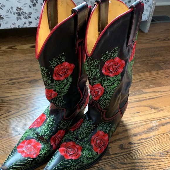 Gorgeous Sendra ladies boots. 3 pairs… Canadian Size 9 - Picture 3 of 9